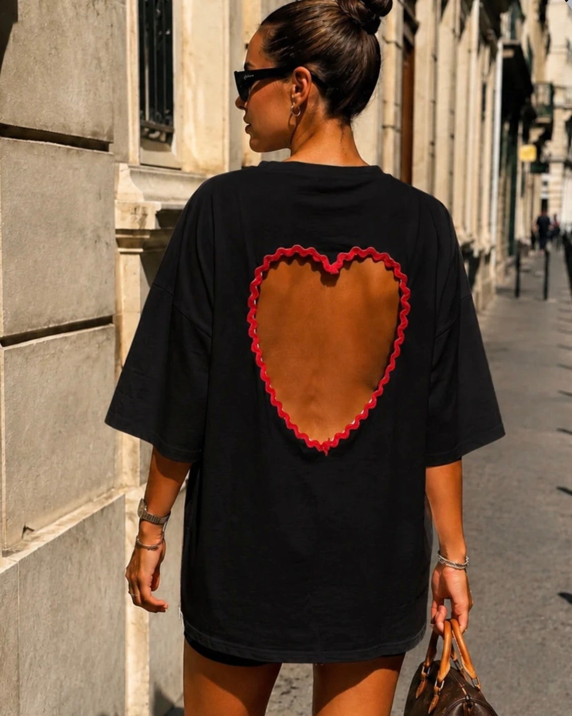 Red heart detail black t-shirt