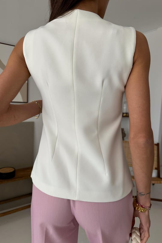 Sweet gold buttoned vest