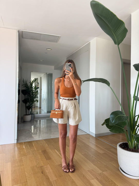Belted bermuda shorts