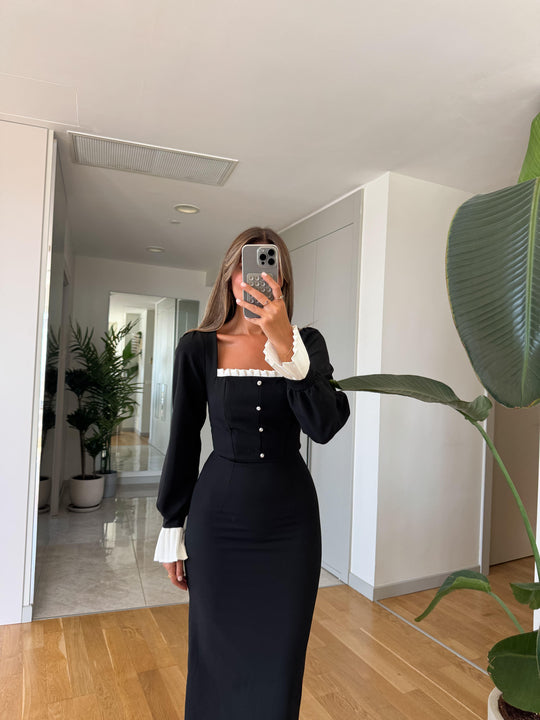 Pleated detailed midi dress