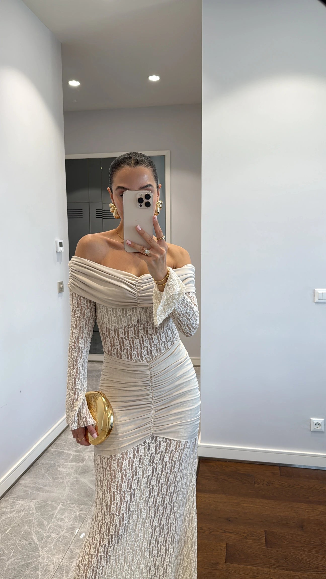 Madonna collar lace detailed dress