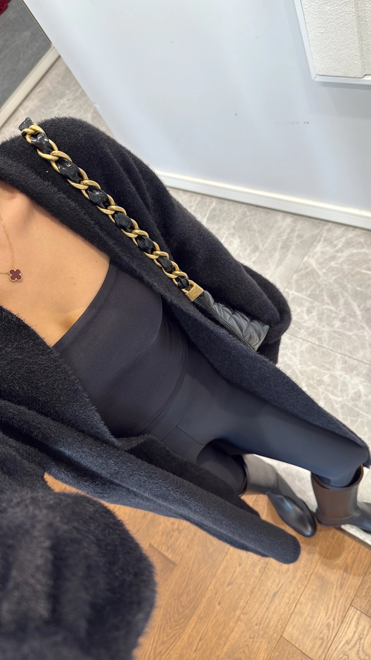 Long knitwear cardigan