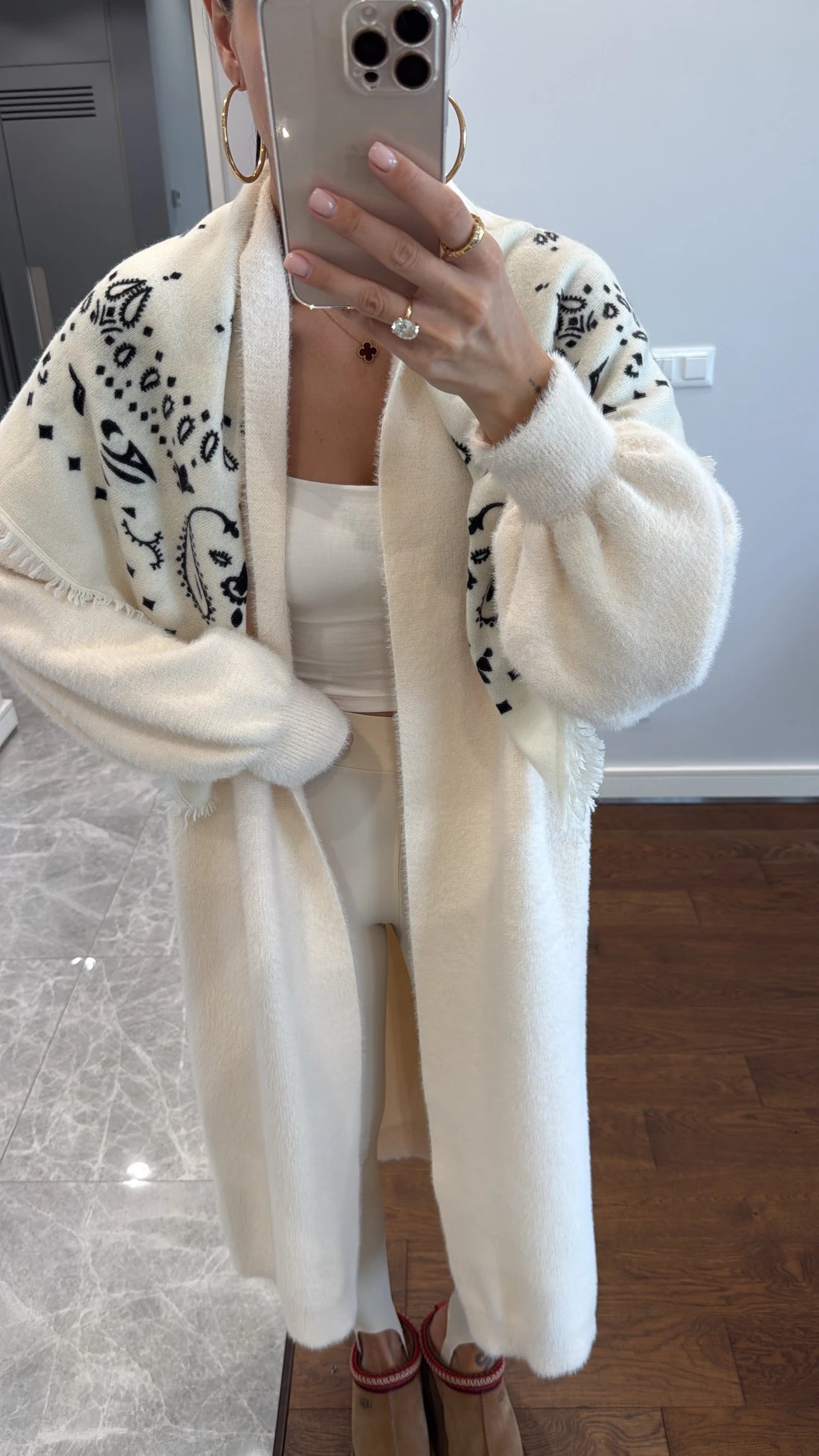 Long knitwear cardigan