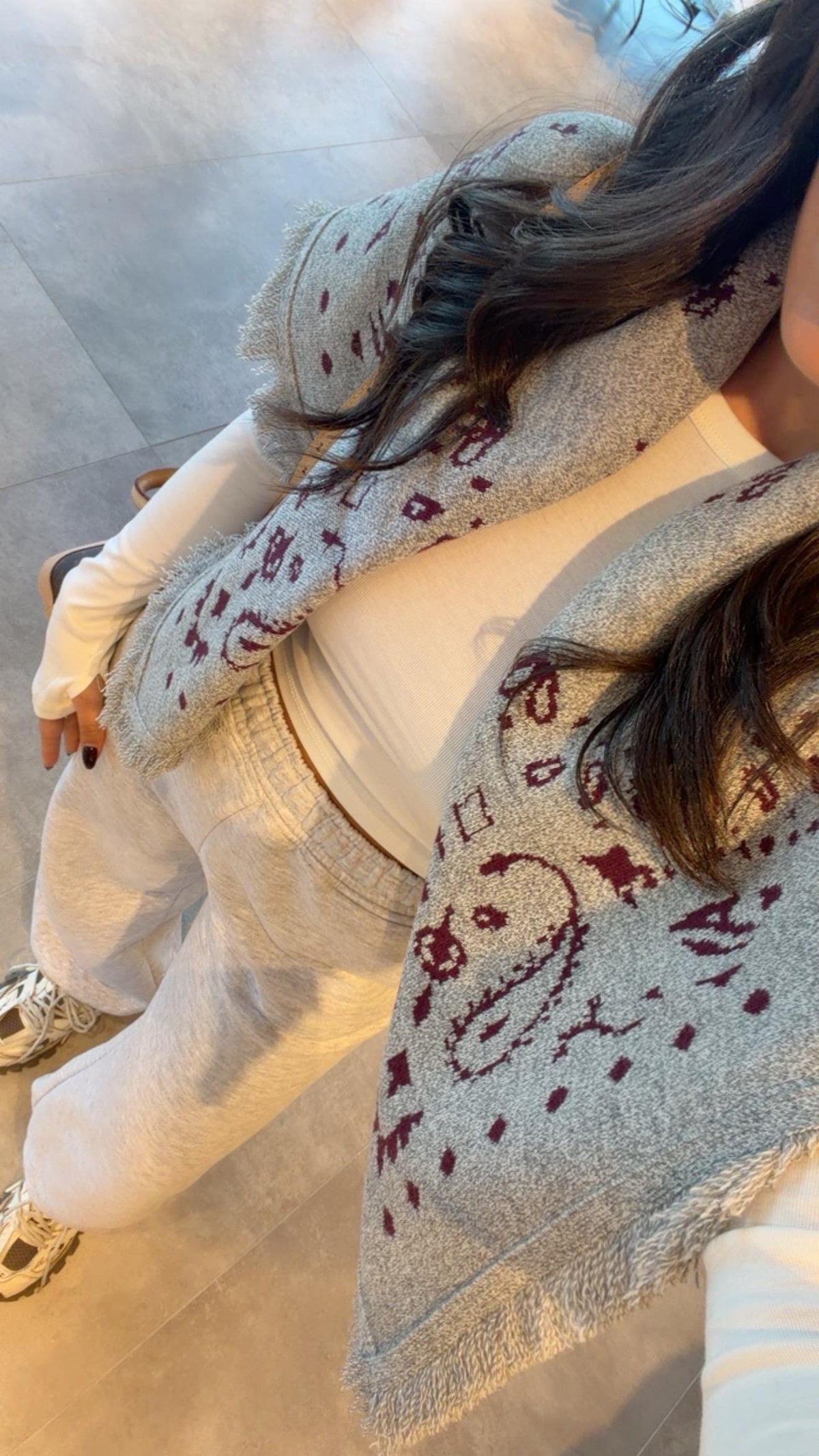 Grey-and-burgundy patterned triangular knit scarf