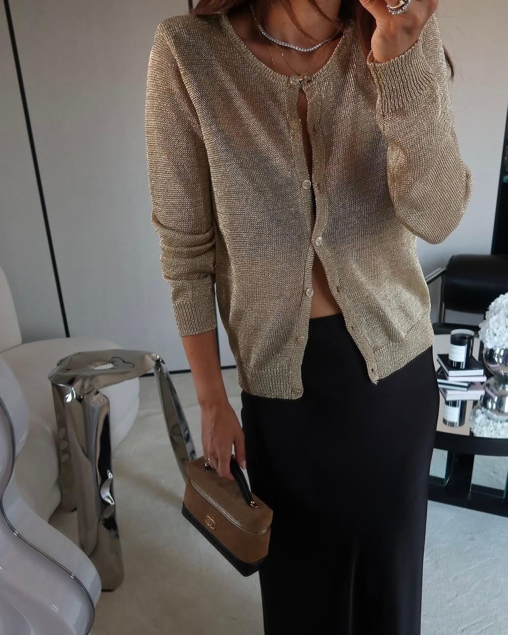 Elegant sleeveless knitwear
