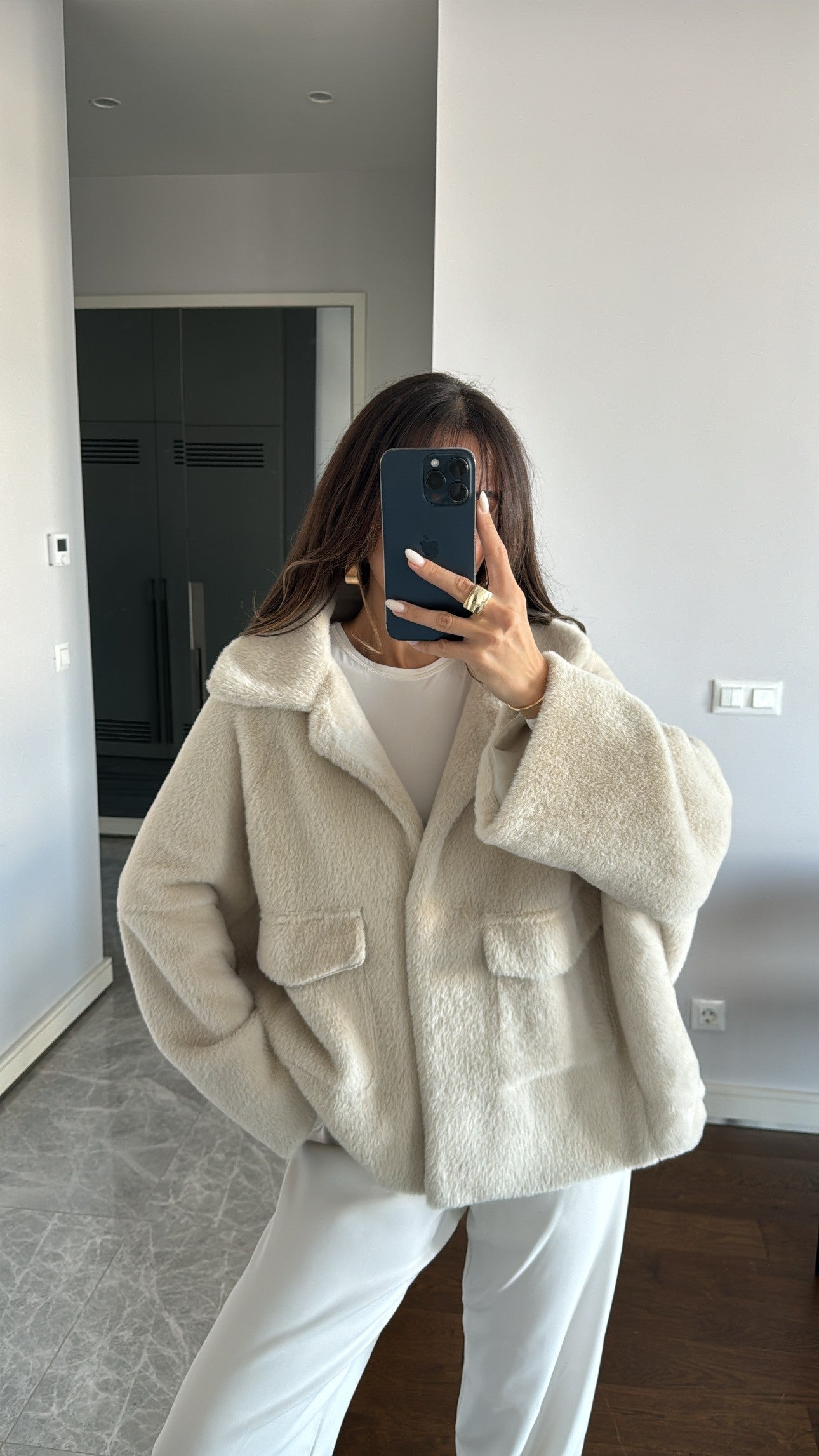 Premium faux fur jacket.