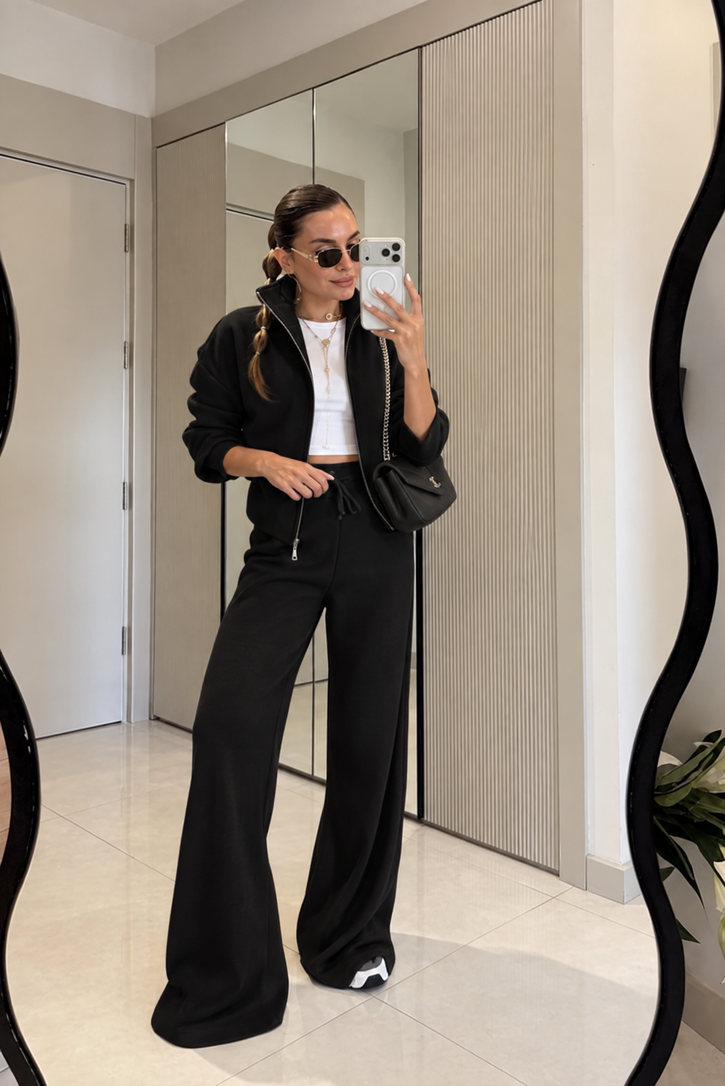 High-collar zip-up jacket and wide-leg sweatpant