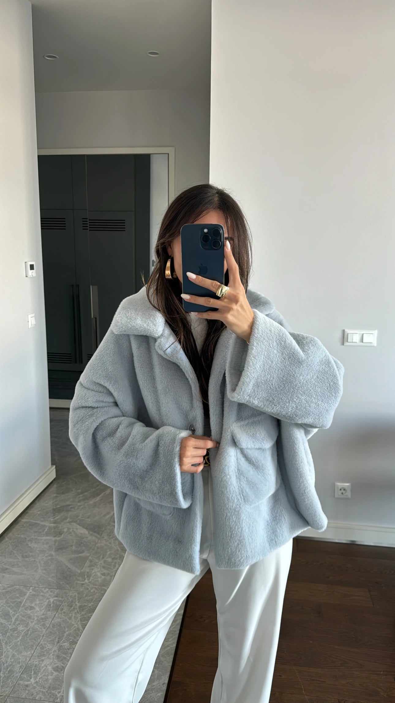 Premium faux fur jacket.