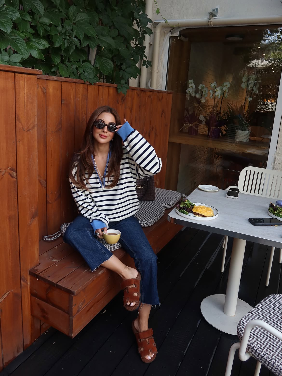 Striped sweater with a chic preppy touch