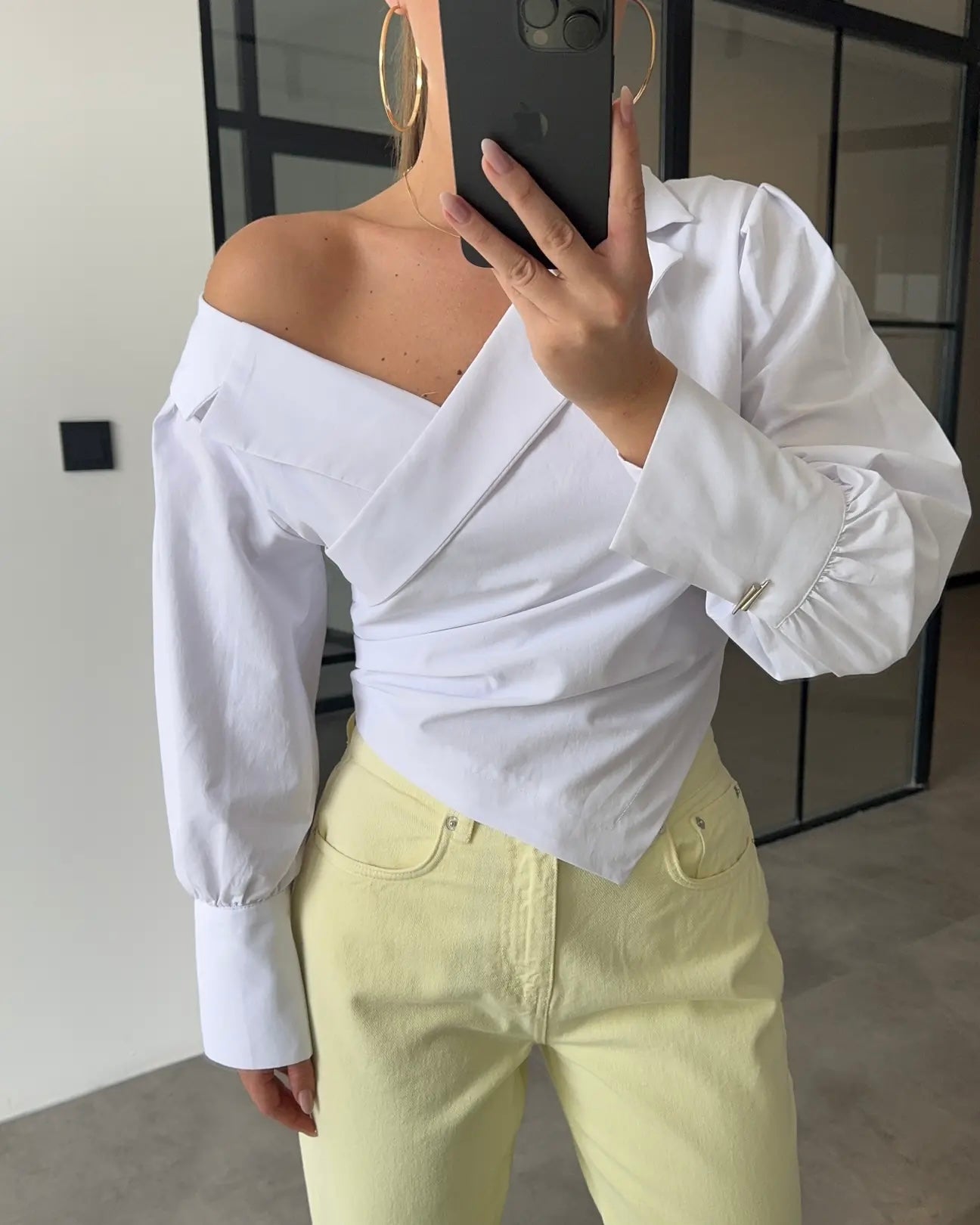 Off-Shoulder draped design  shirt