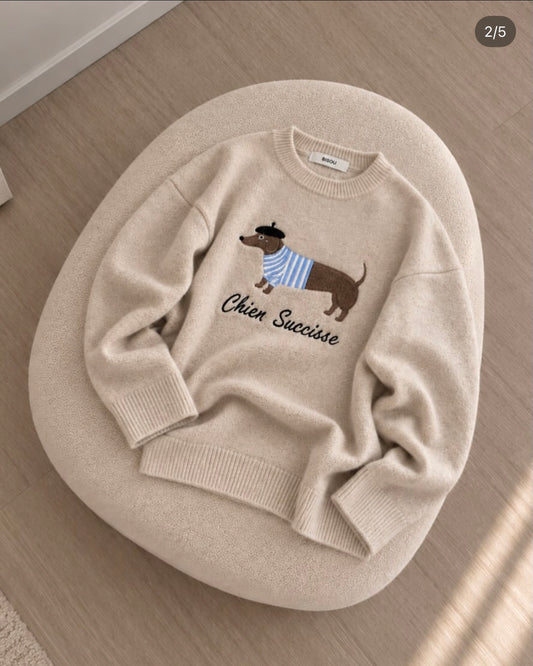 Beige knit sweater with an embroidered dachshund
