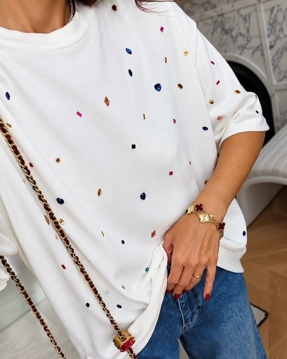 T-shirts with rhinestone details