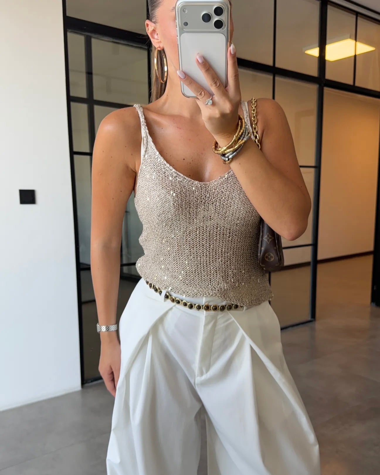 Sequined knitted strapless blouse