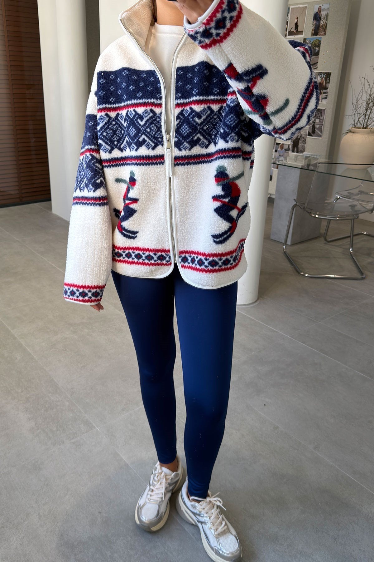 Full-zip fleece or sherpa jacket