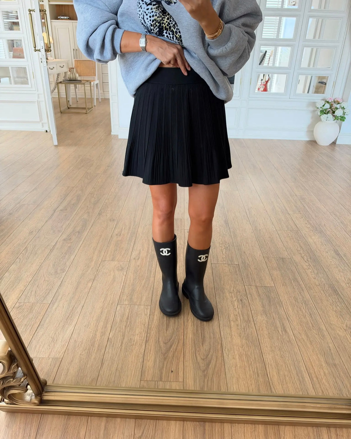 Lined shorts pleated mini skirt