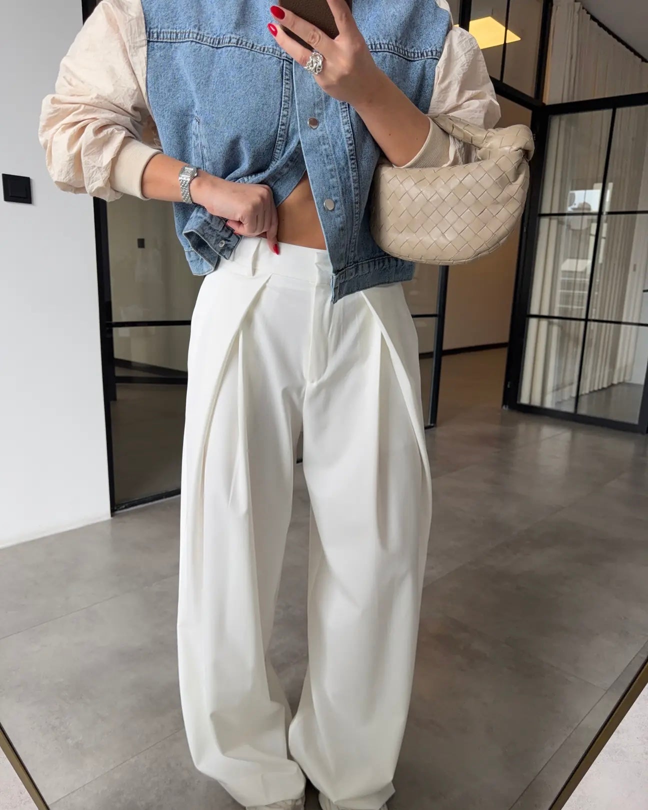 Pleated loose-fit trousers