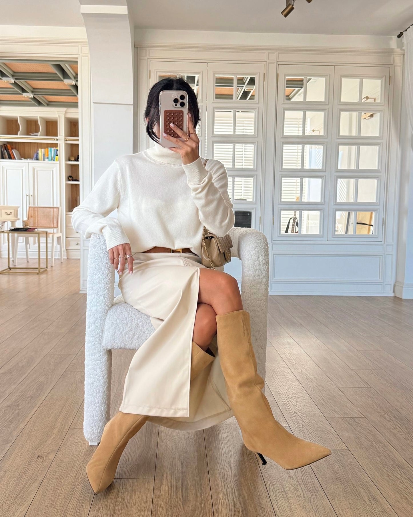 Camayra front slit detailed leather pencil skirt