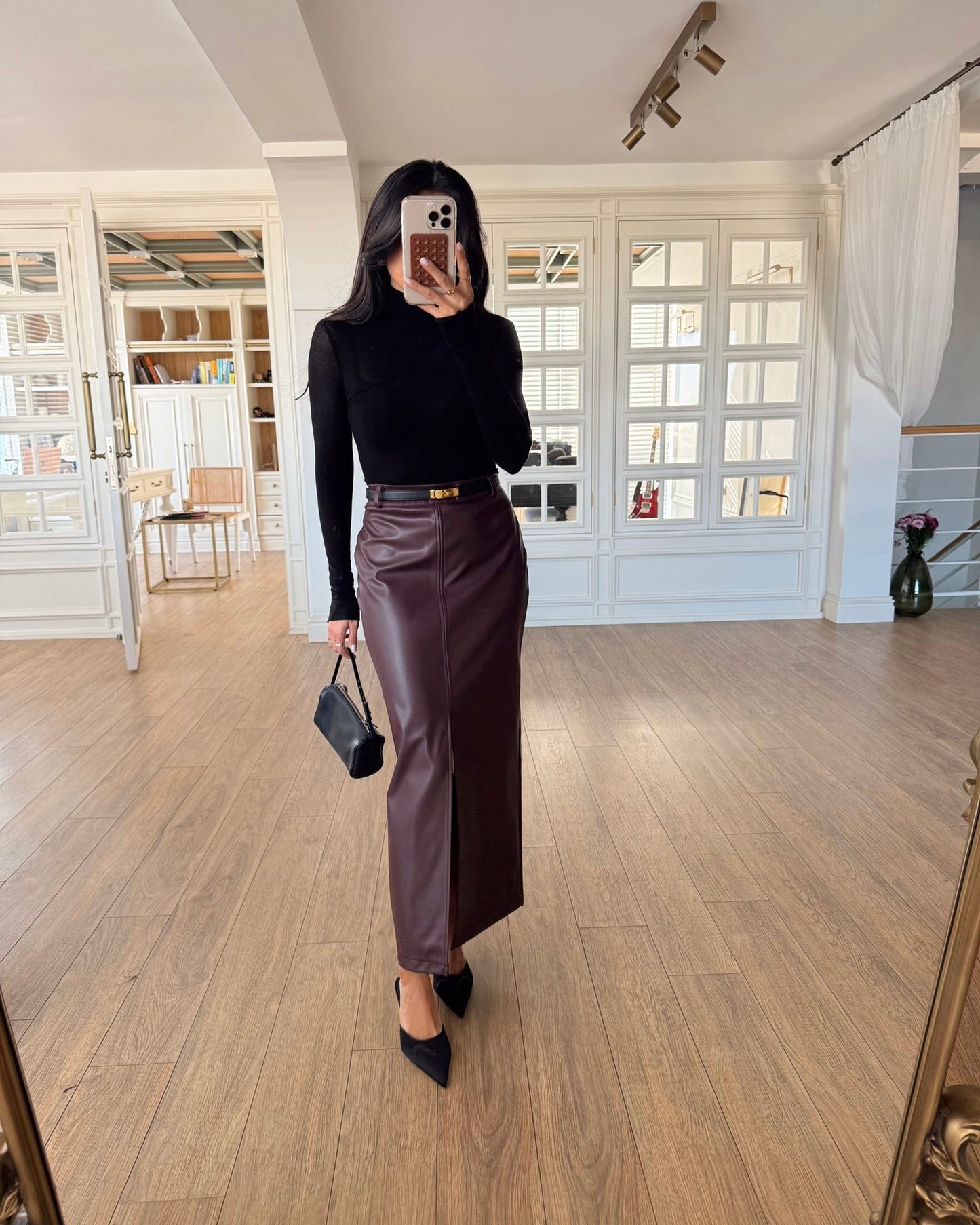 Camayra front slit detailed leather pencil skirt