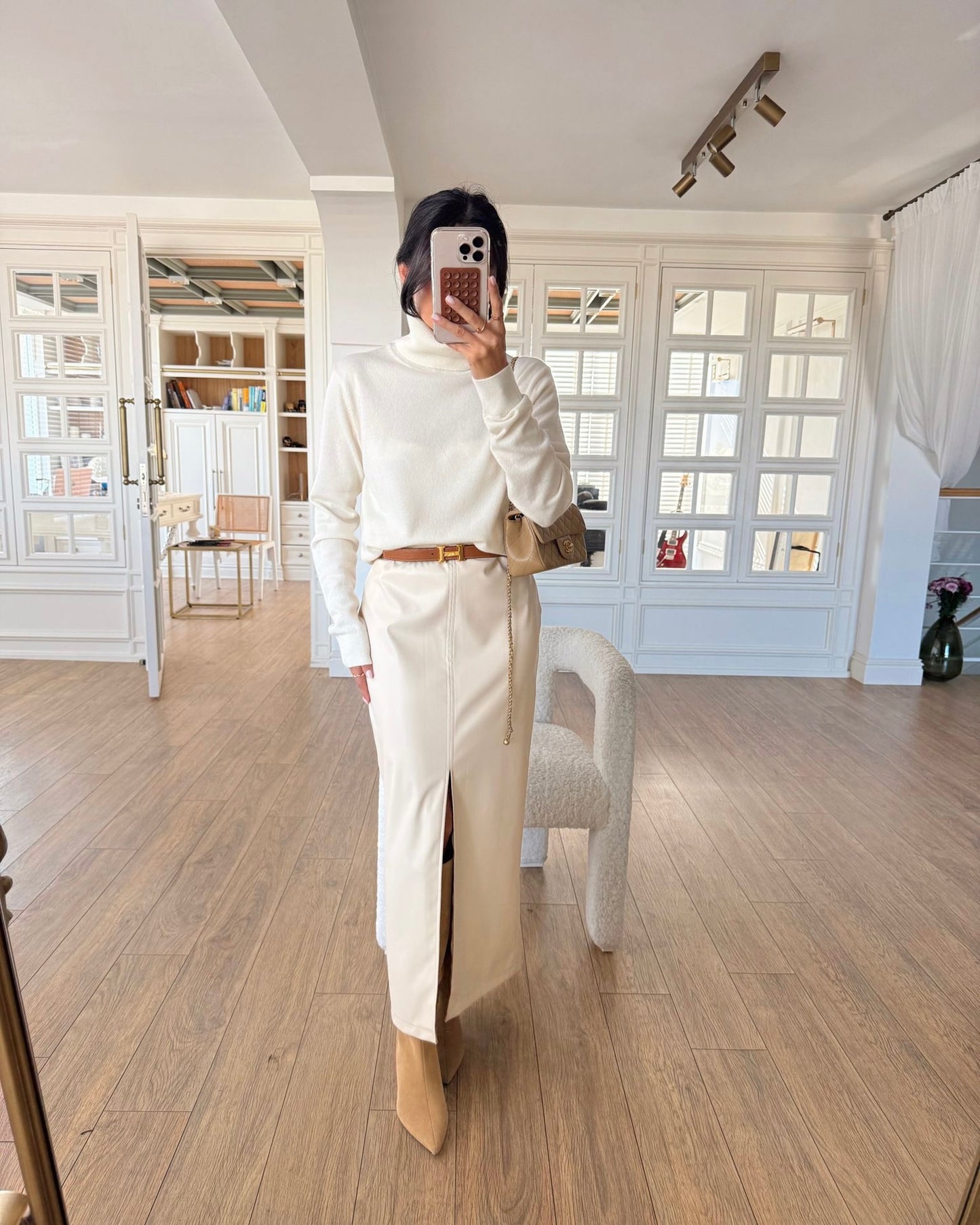 Camayra front slit detailed leather pencil skirt