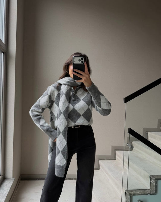 Gray shawl-style baklava patterned polo shirt