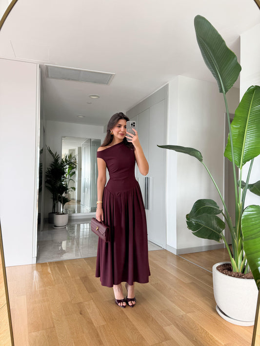 Boat neck plum basic dress