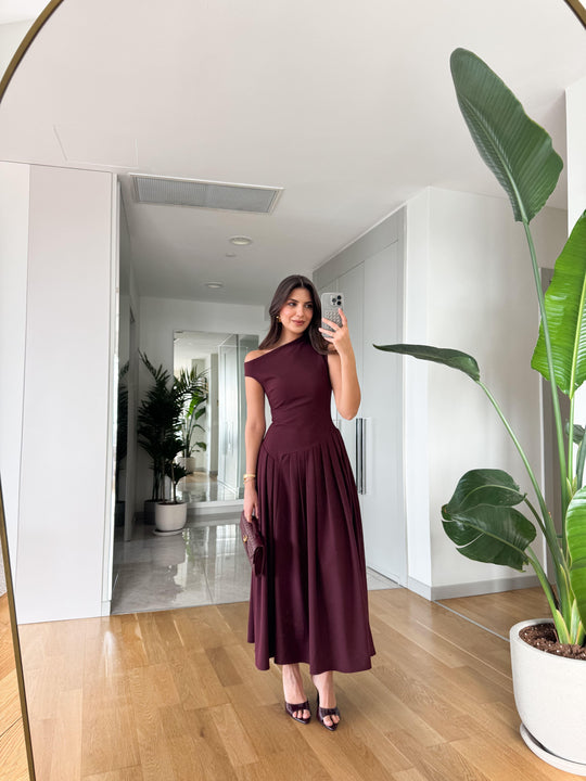 Boat neck plum basic dress