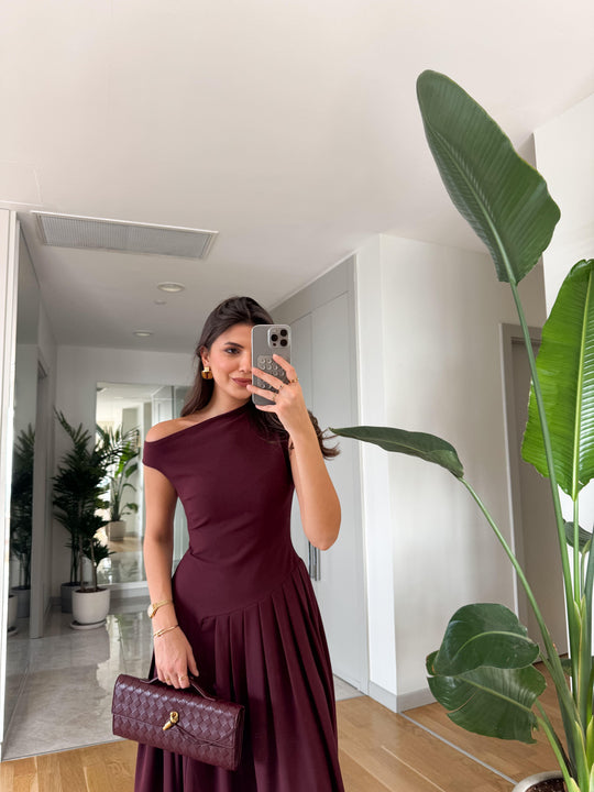 Boat neck plum basic dress