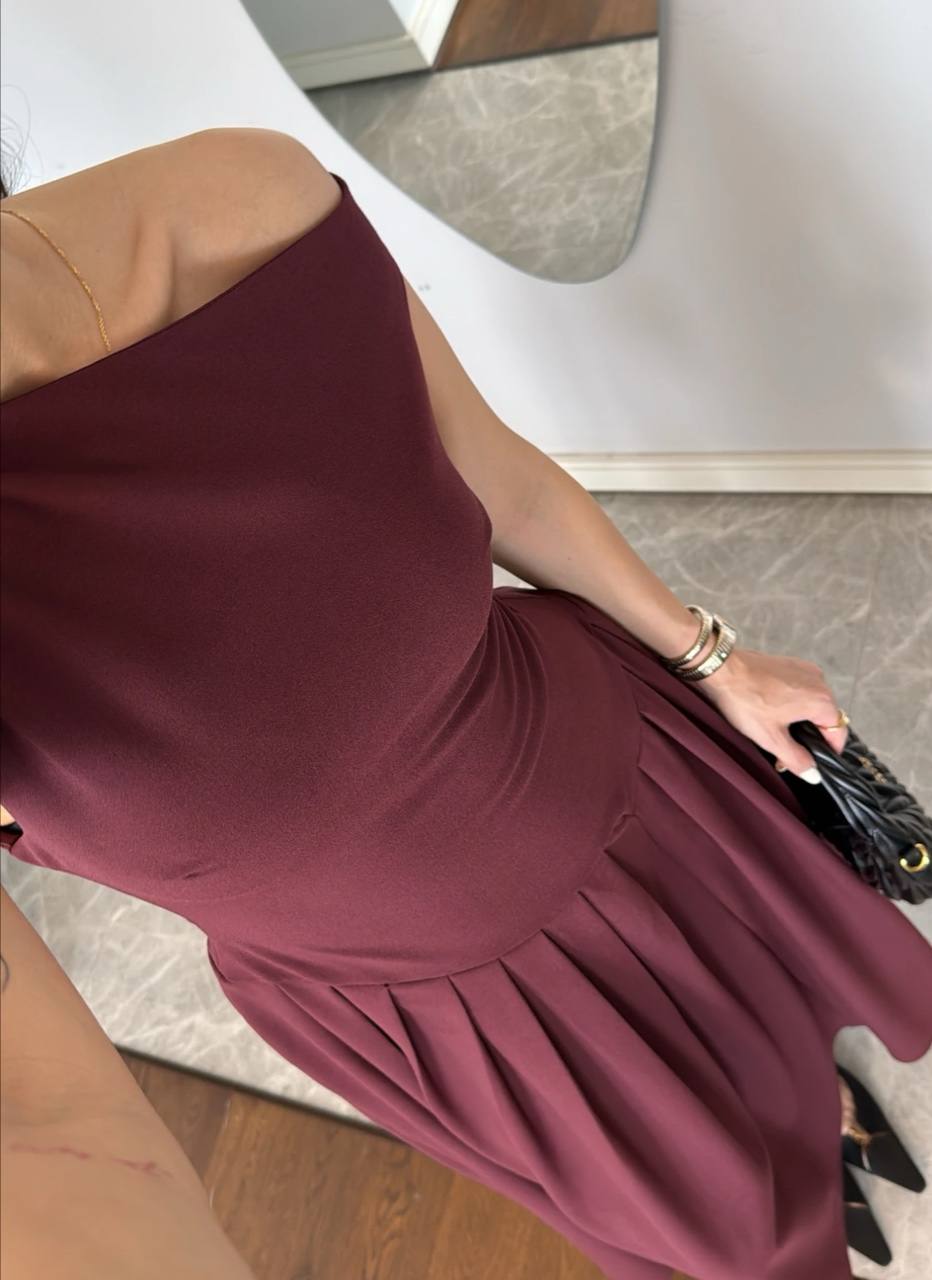 Boat neck plum basic dress