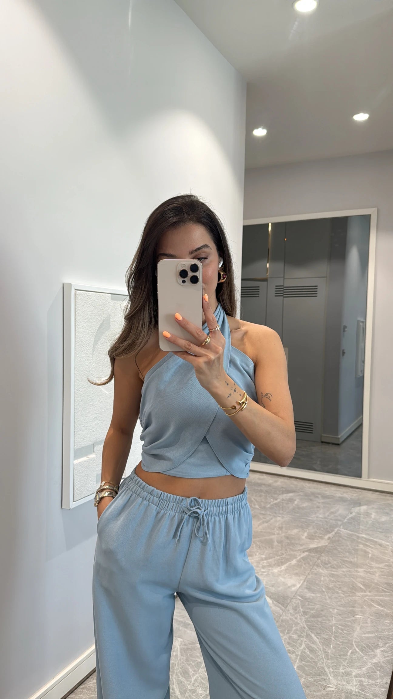 Double breasted neck tie suit