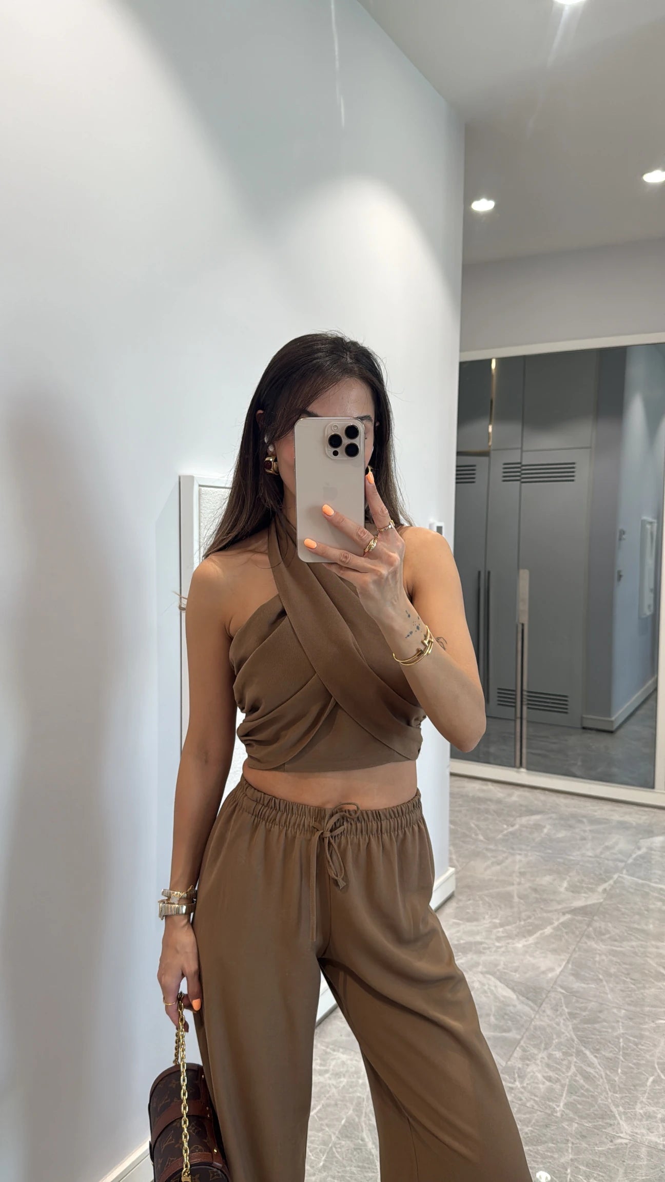 Double breasted neck tie suit