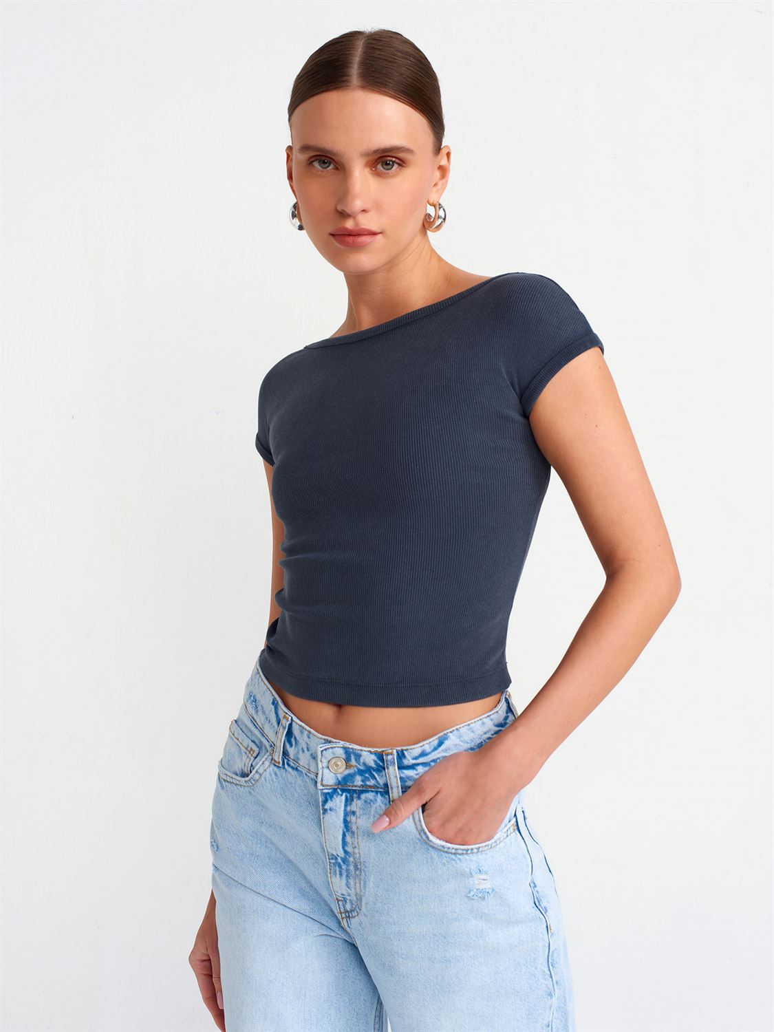 Open Back Stretch Crop T-shirt