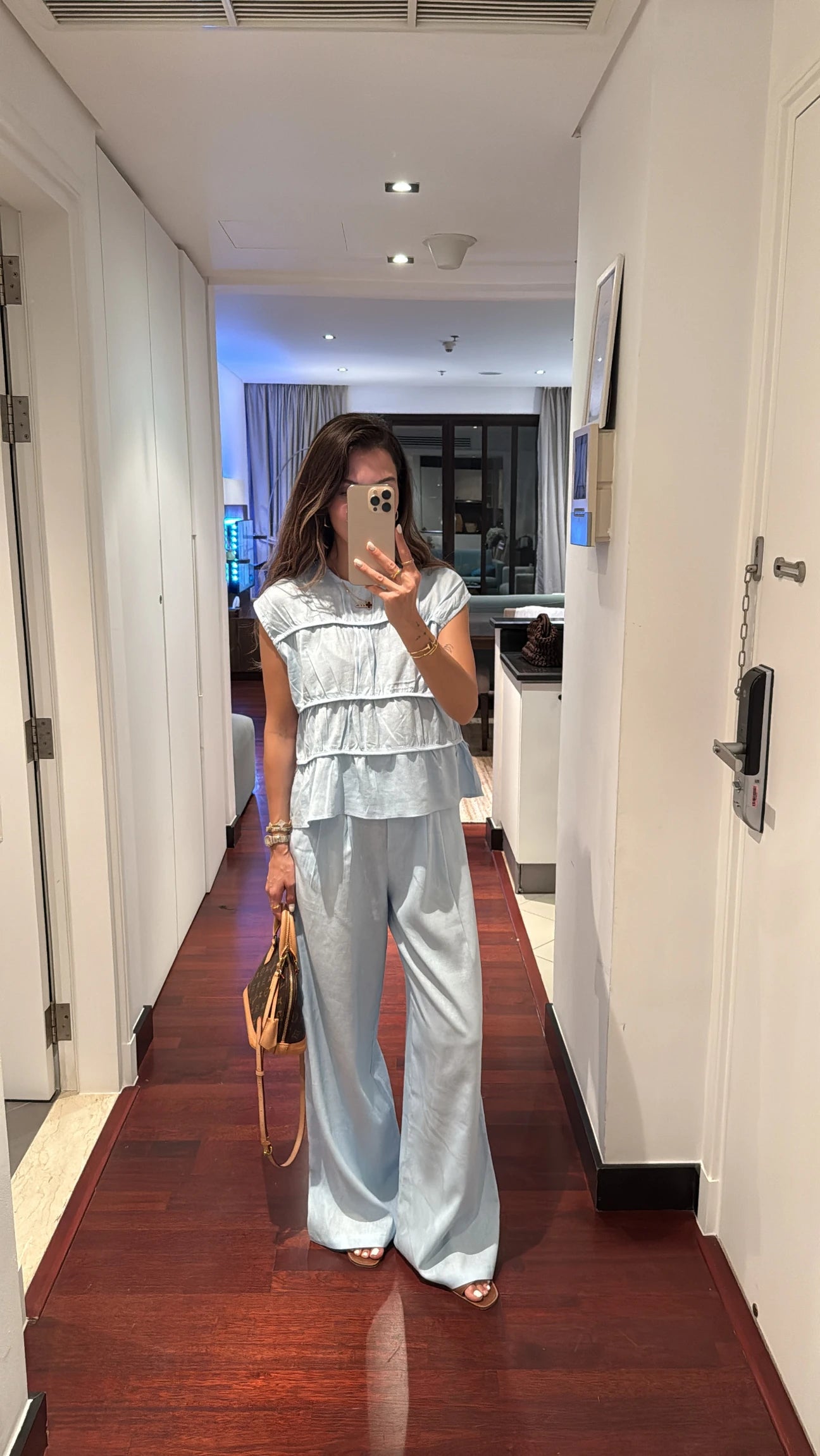 Valon detailed linen set