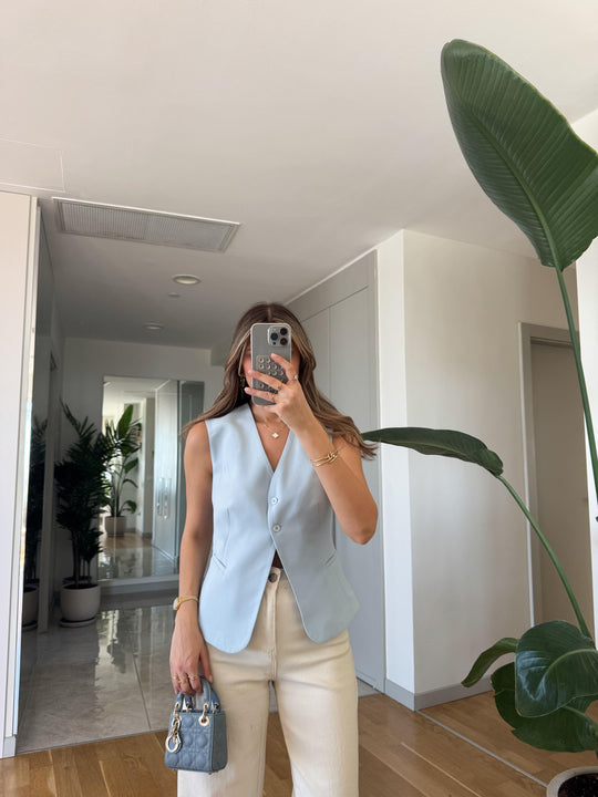 Two button vest