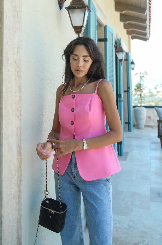 Fitted button vest top.