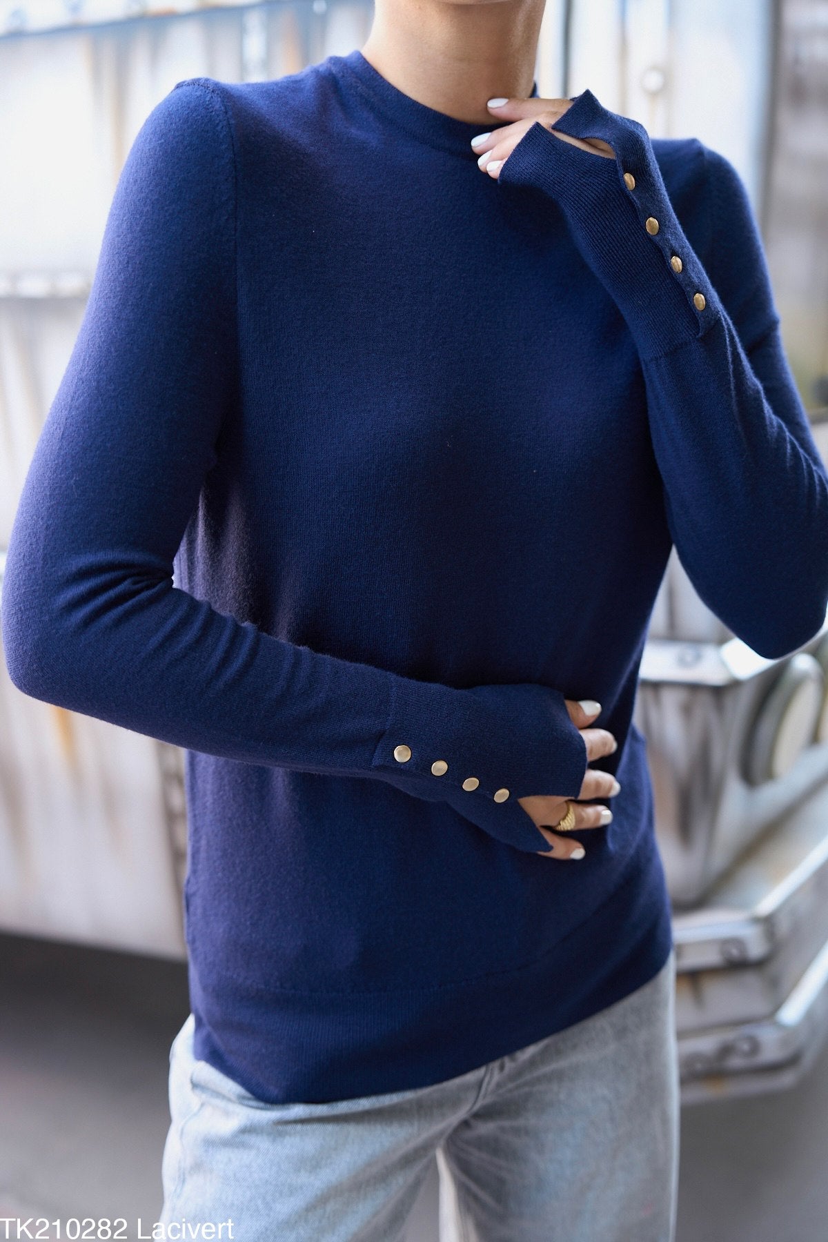 Crew neck knit sweater