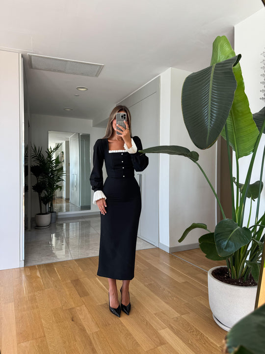 Pleated detailed midi dress