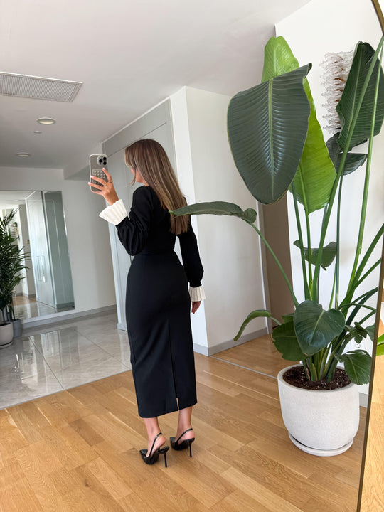 Pleated detailed midi dress