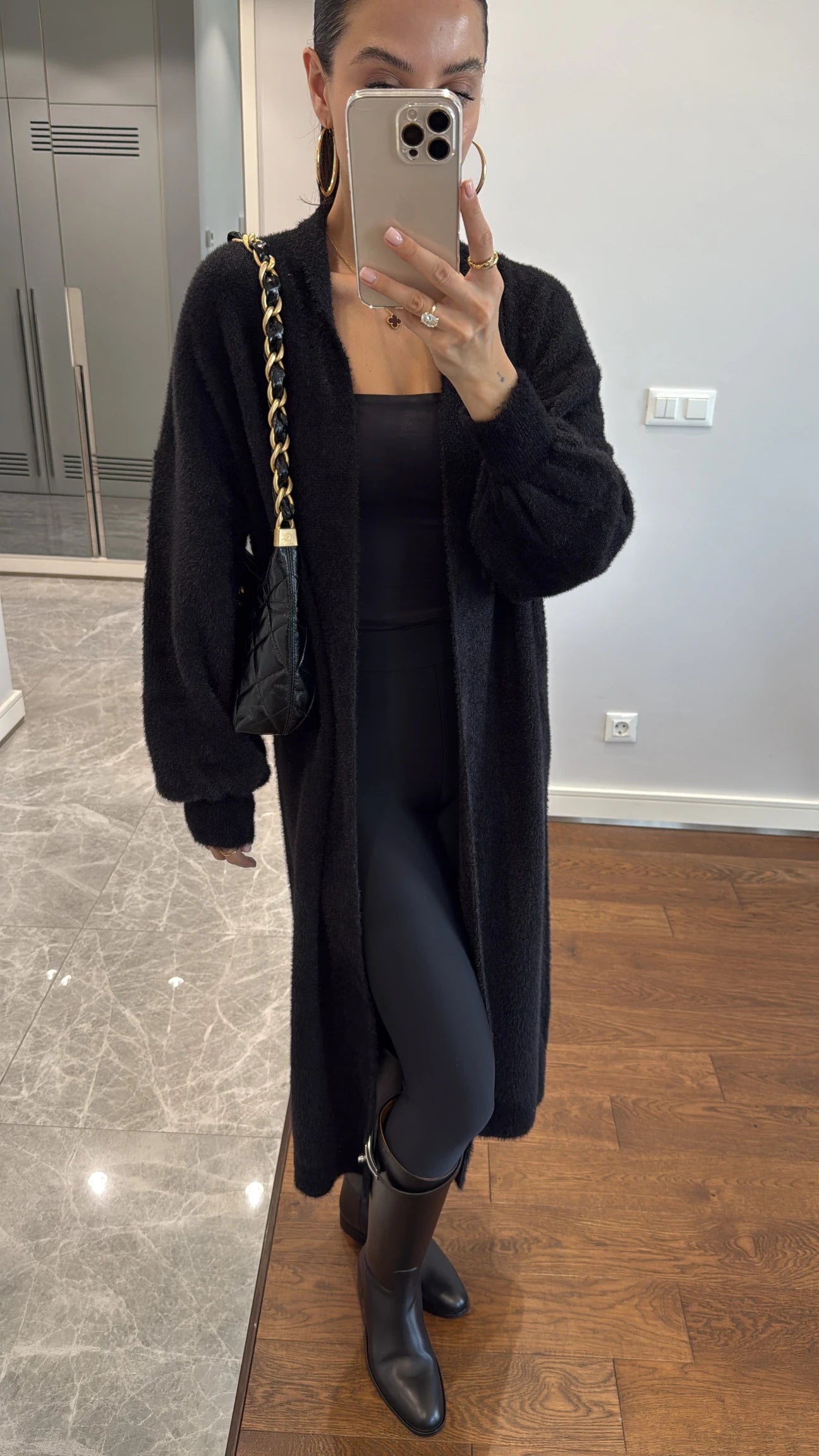 Long knitwear cardigan