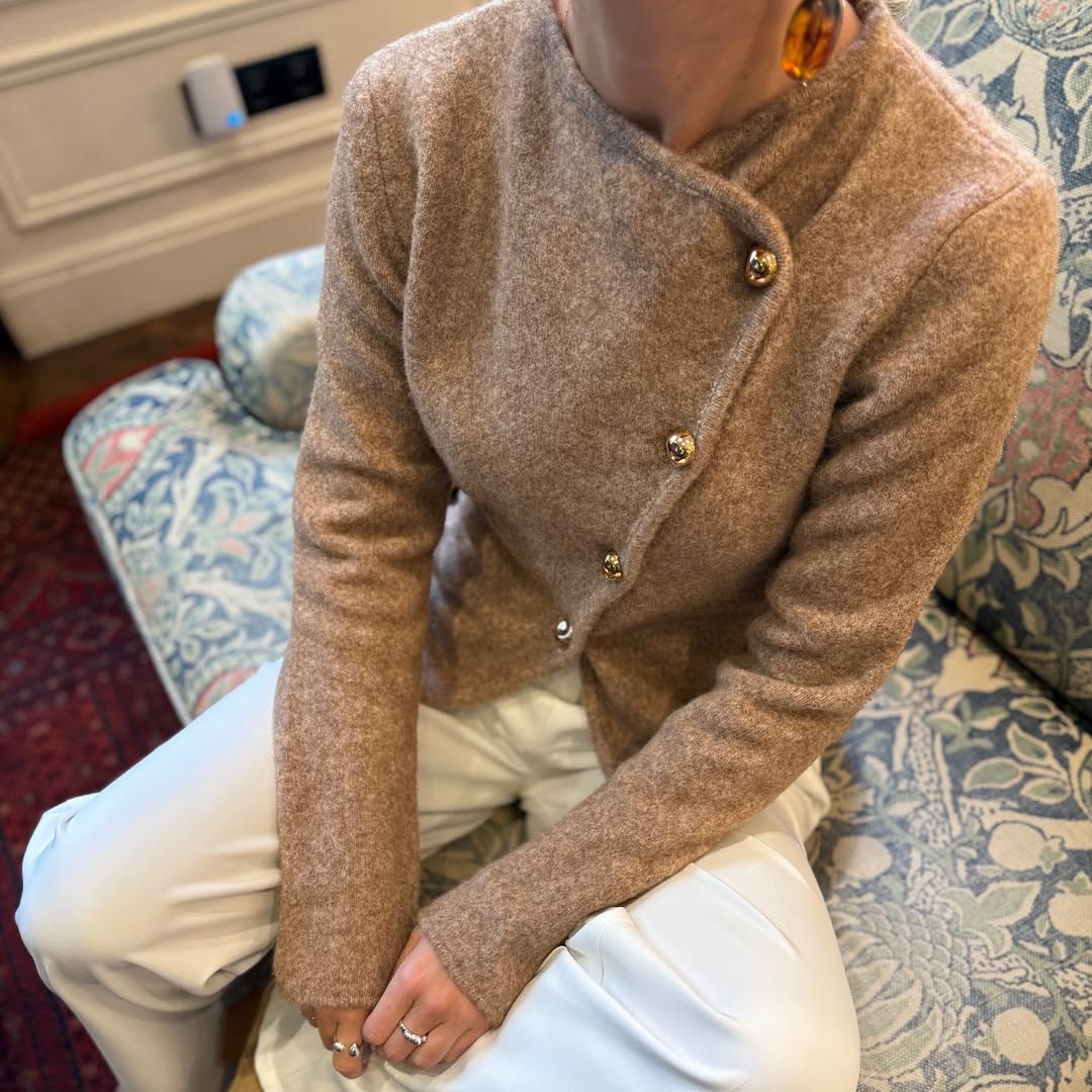 Camel cardigan with collar detail