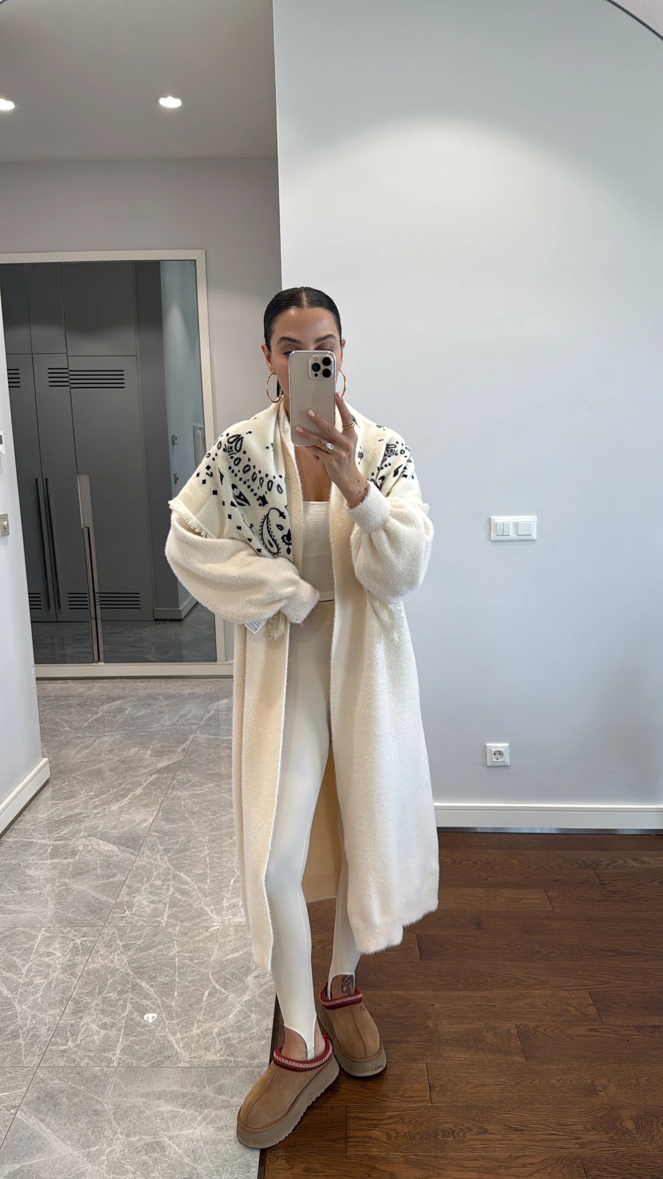 Long knitwear cardigan