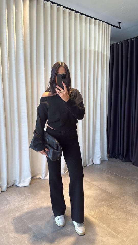 Collar blouse and trouser set