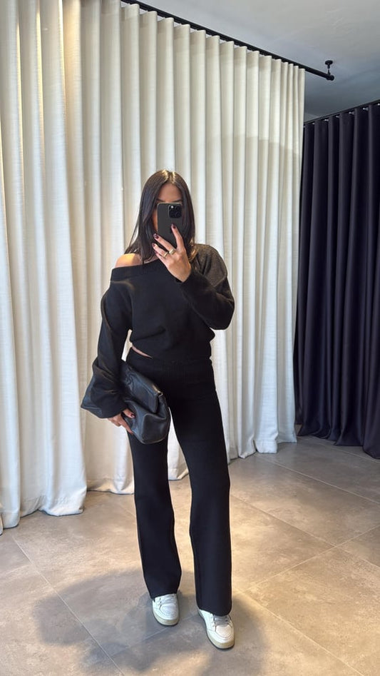 Collar blouse and trouser set