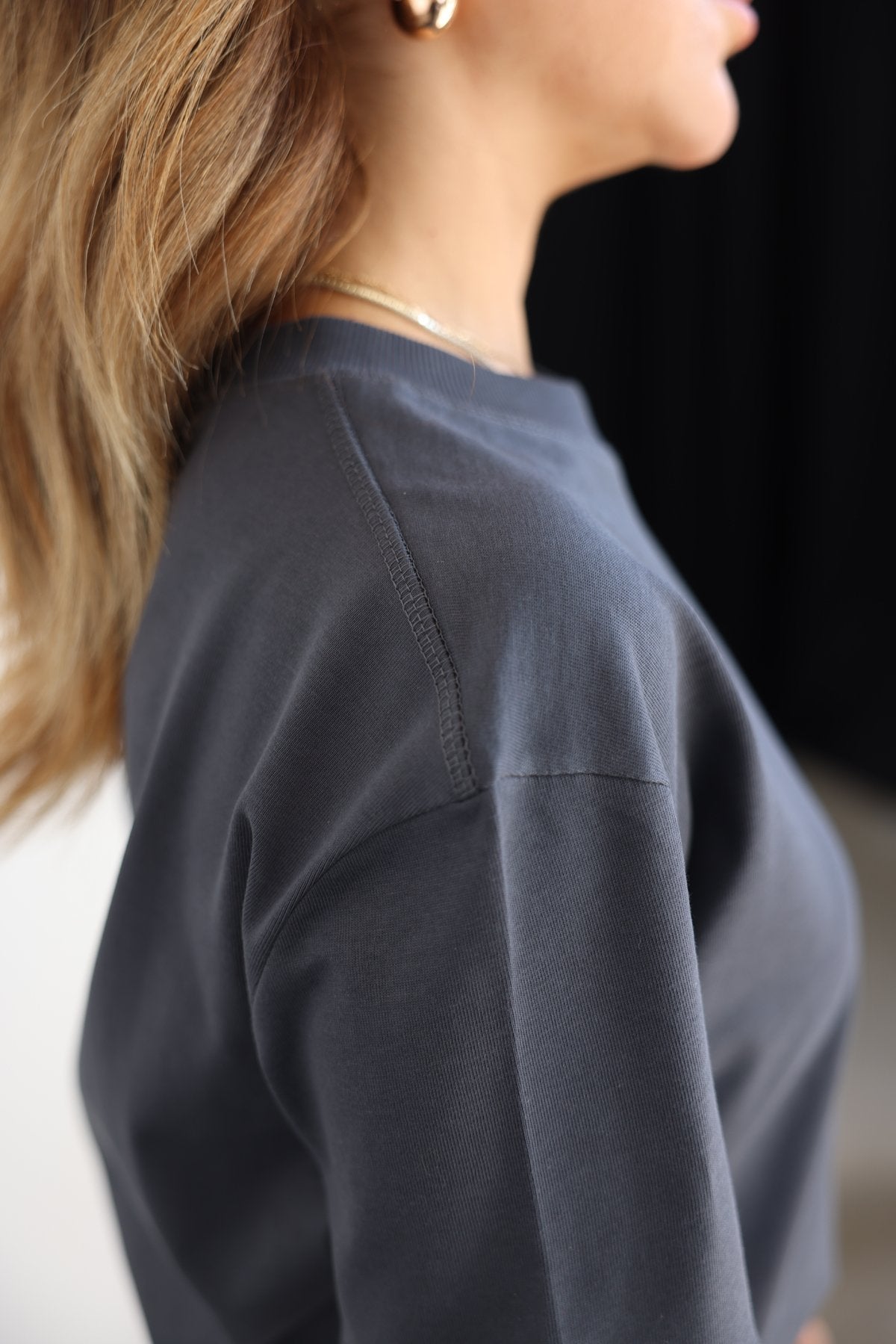 Crew neck solid texture basic