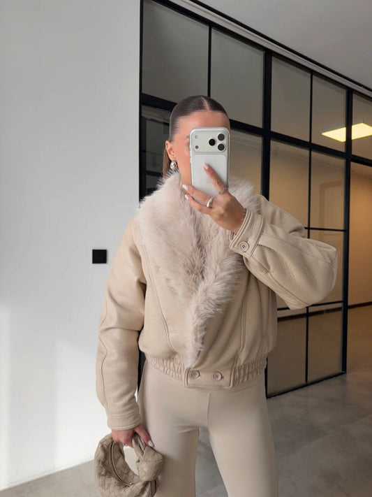 Fur collar leather jacket